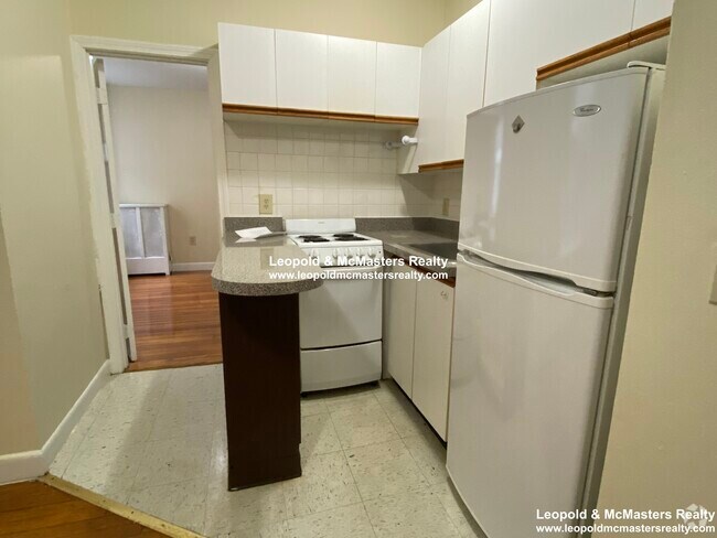 Building Photo - 1128 Commonwealth Ave Rental