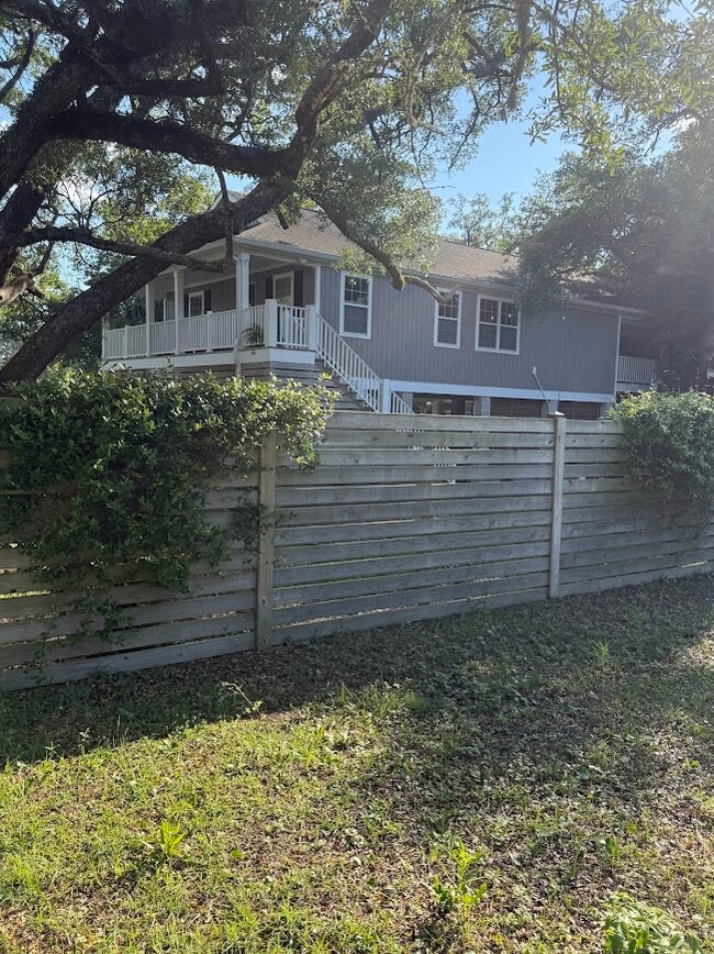 Photo - 406 Caverly Ln
