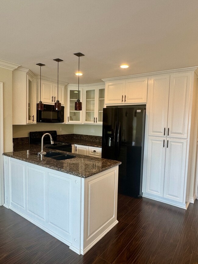 Photo - 2414 S Barrington Ave Unit 302