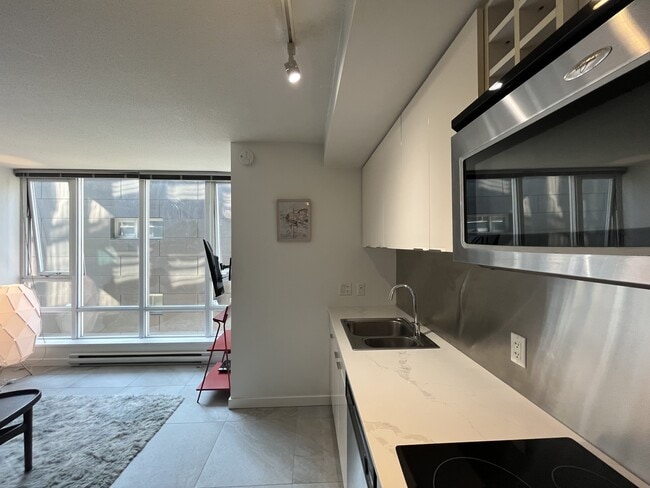 Building Photo - 233 Robson St