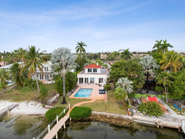 114 S Lake Dr