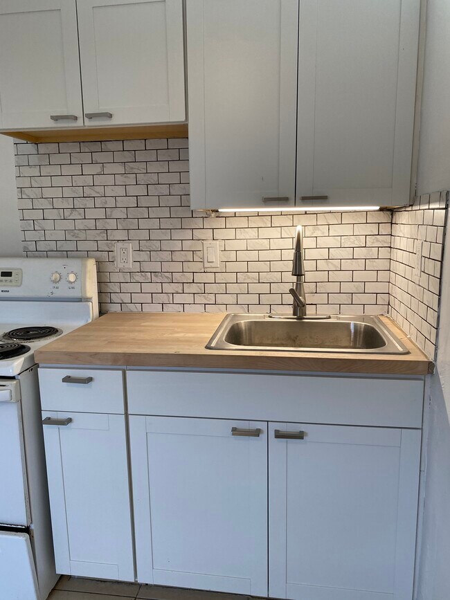 Photo - 8450 NE Miami Ct Unidad 16