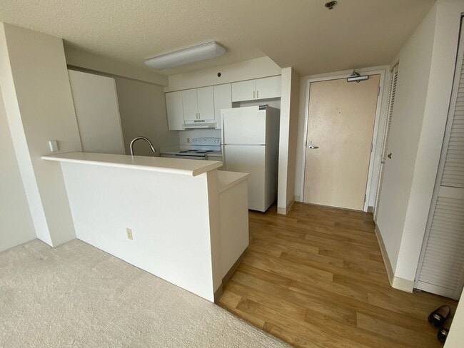Photo - 215 N King St