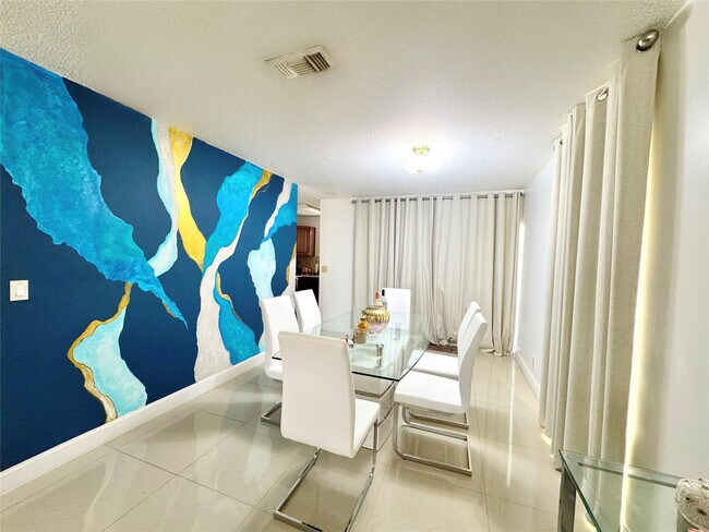 Photo - 704 NW 3rd Ave