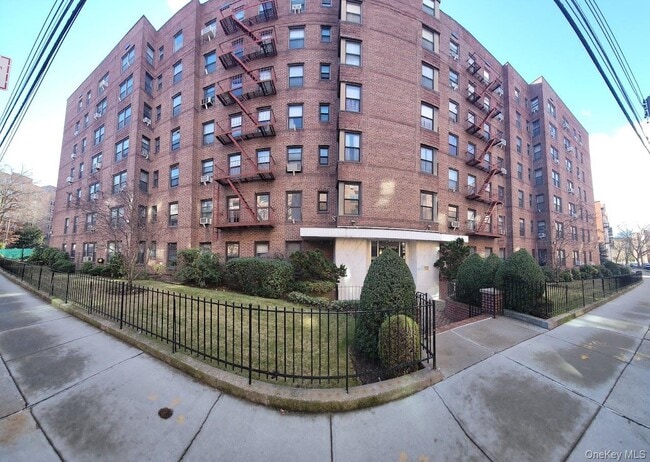 Building Photo - 141-60 84th Rd Unit 2G
