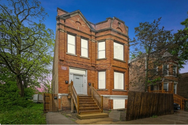 Photo - 1309 S Komensky Ave Unidad Garden