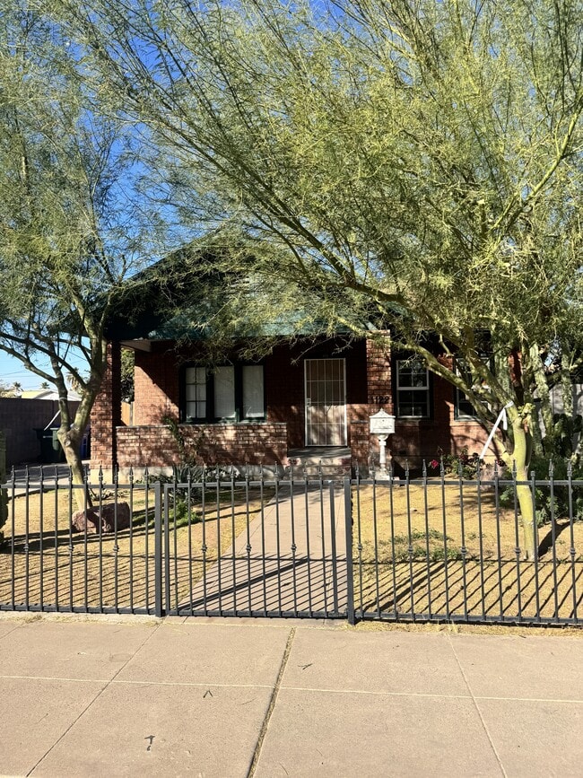 Photo - 1122 E McKinley St
