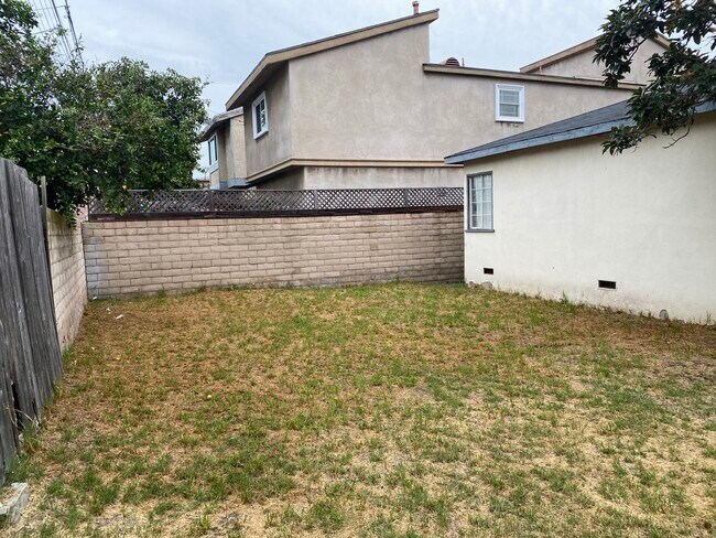 Back yard 50 x 30 -ish - 14421 Kingsdale Ave