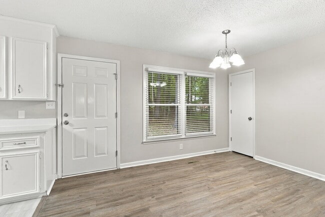 431 Hillcrest Dr