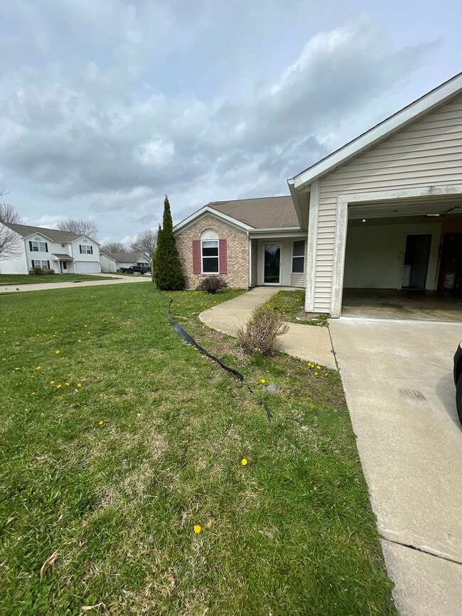 Building Photo - 3 Bedroom Single Family Home - Burnett Creek School District
