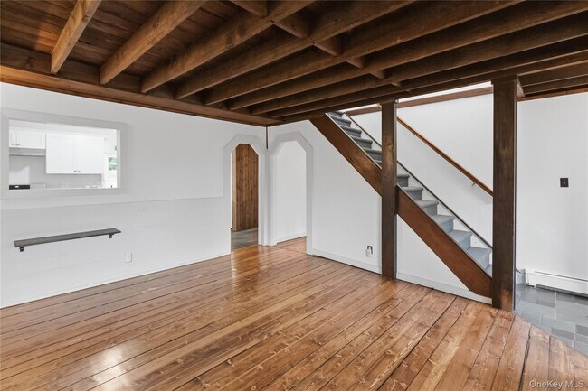 11 Bay St