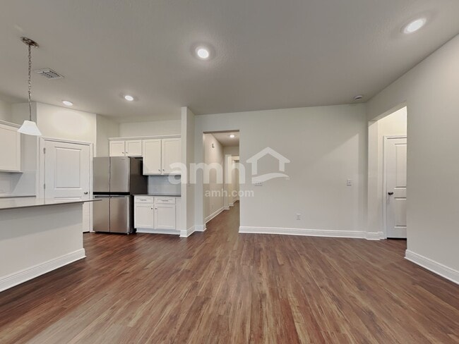 Photo - 27550 St Andrews Ave