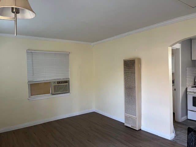 Otro lado de la sala de estar. - 3693 Donald Ave