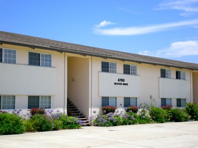 Building Photo - Bright 2 Bedroom Unit 4 Rental