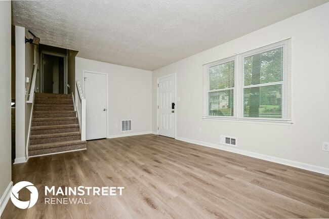 Photo - 40 Derby Country Dr