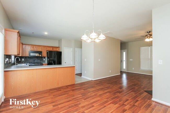 Photo - 13612 Swinton Rd