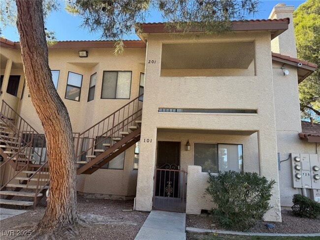 Building Photo - 725 Rock Springs Dr Unit 201