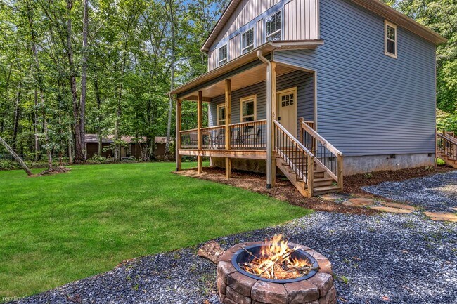 Photo - 3 br, 2.5 bath House - 428 Emmas Grove Road