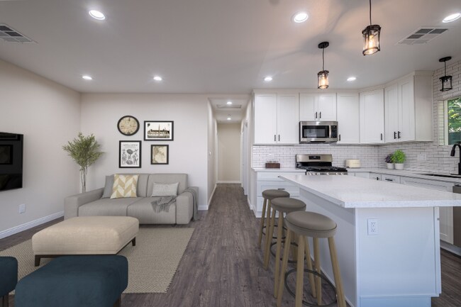 Photo - 19203 Lemay St