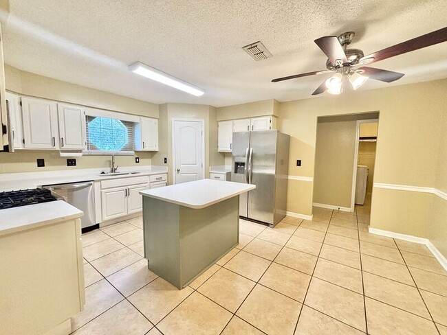1437 Little Creek Dr