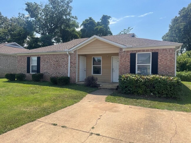 Building Photo - uTown - Your Perfect Rental Community! Unit 48