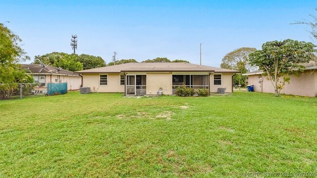 604 Roselyn Ave Unit A