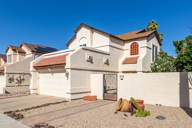 Photo - 518 E Kerry Ln