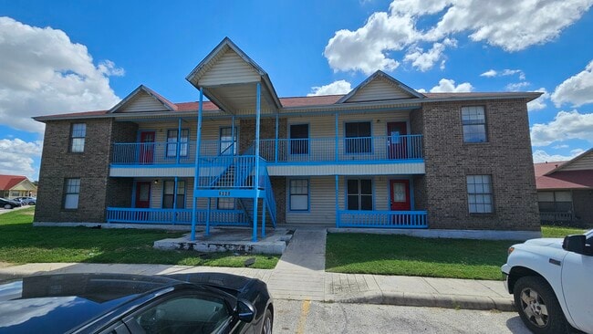 Building Photo - 6326 Queens Castle Unit 1 Rental