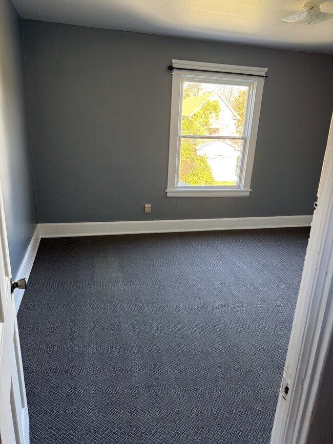 Photo - 365 Willis Ave