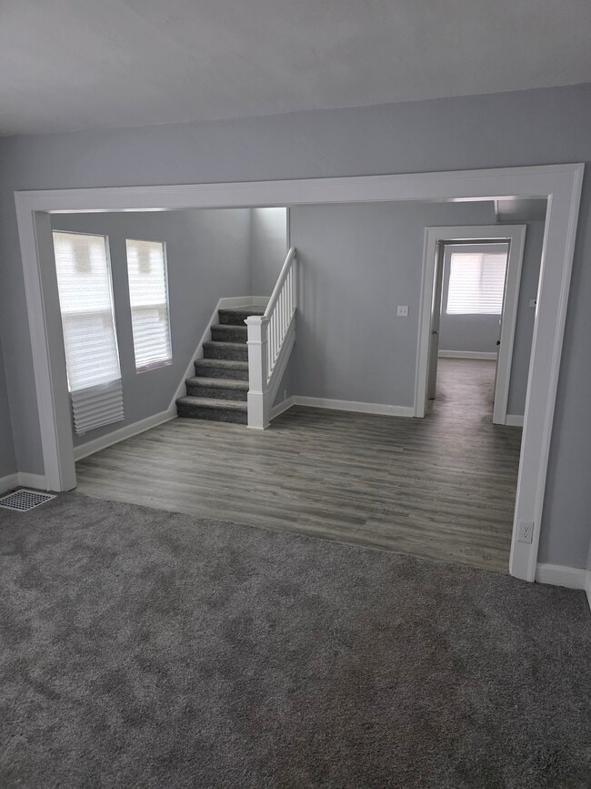 Photo - 29 S Gladstone Ave