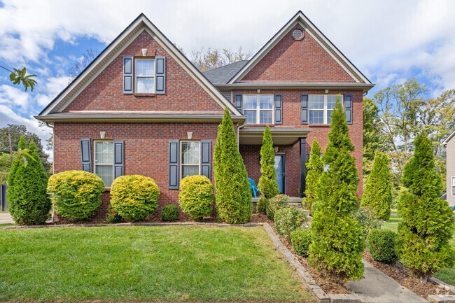 Building Photo - 2505 Eastway Dr Rental