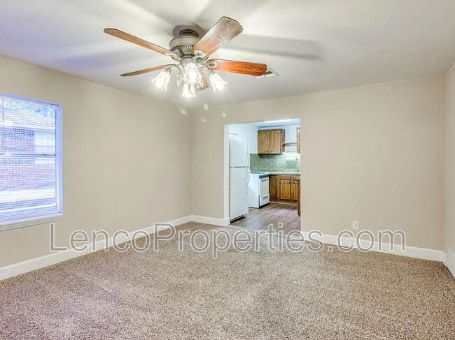 Photo - 327 S Ponca Ave