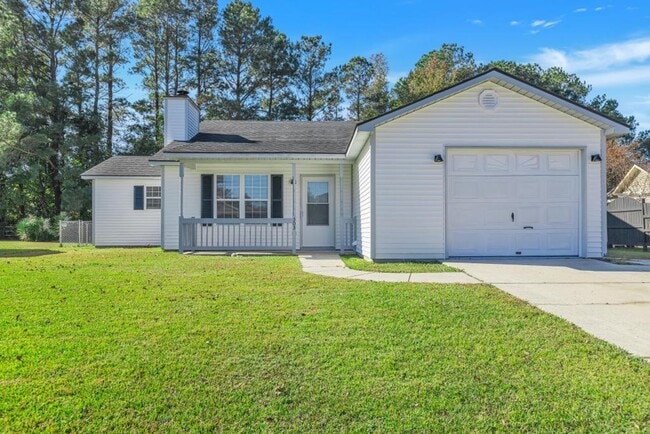 Building Photo - 4 Bedrooms/2 Bath Ranch Home!