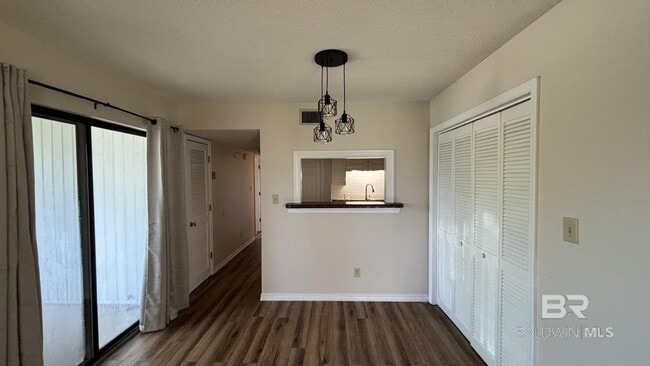 Photo - 110 5th St