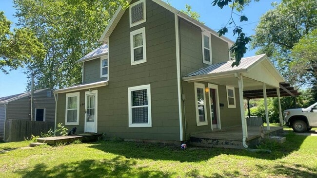 Photo - 244 W 8th Ave