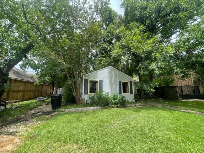 Building Photo - 3610 Gramercy St Rental