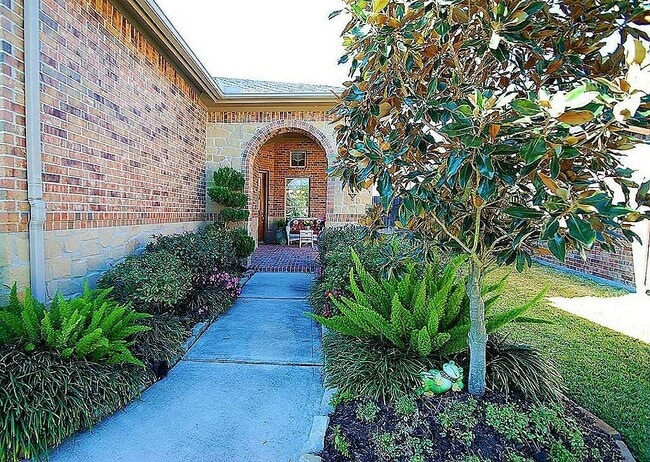 3810 Rose Grove Ln