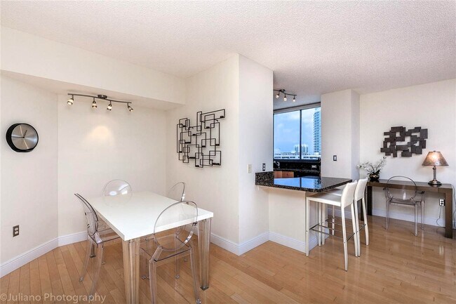 Photo - 1330 West Ave Unit 1613