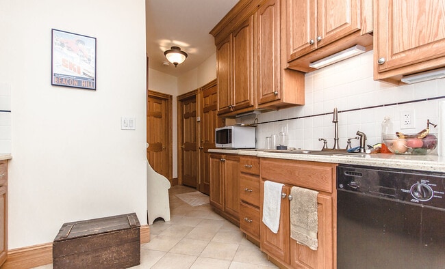 Photo - 145 Charles St Unit 1