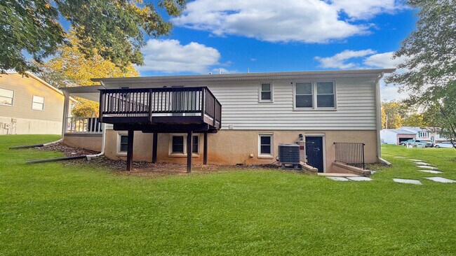 Photo - 2302 Old Fort Hills Dr