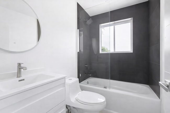 Baño - 2008 SW 102nd Ter