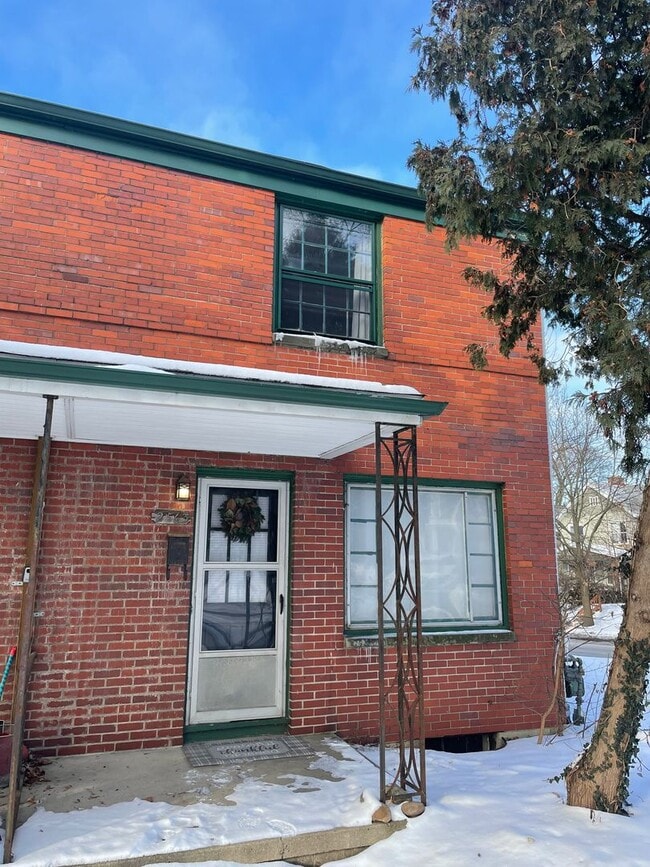 Building Photo - 2563 Medary Ave Unit 1 Rental