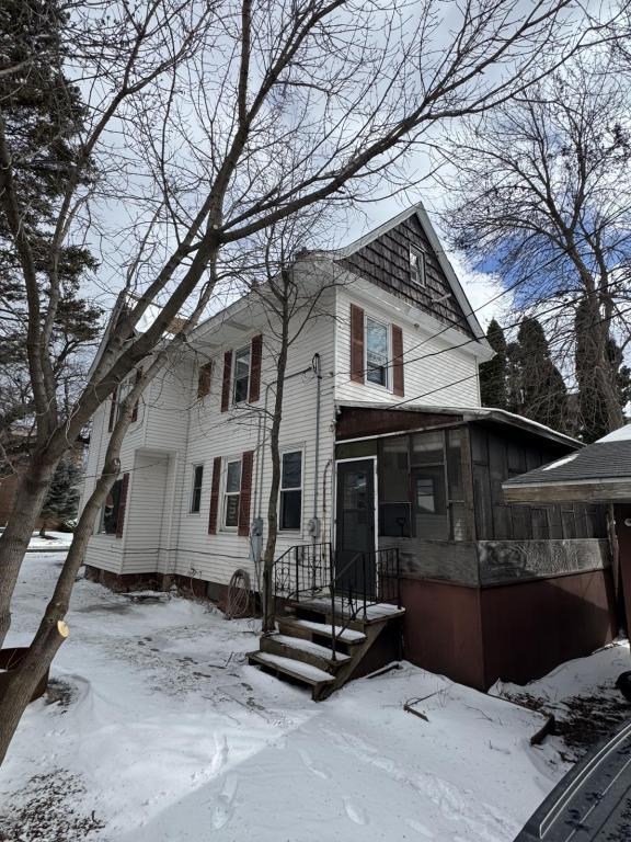 Photo - 2412 E 4th St