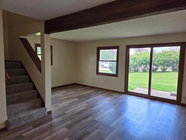 Photo - 2820 67th Ln N