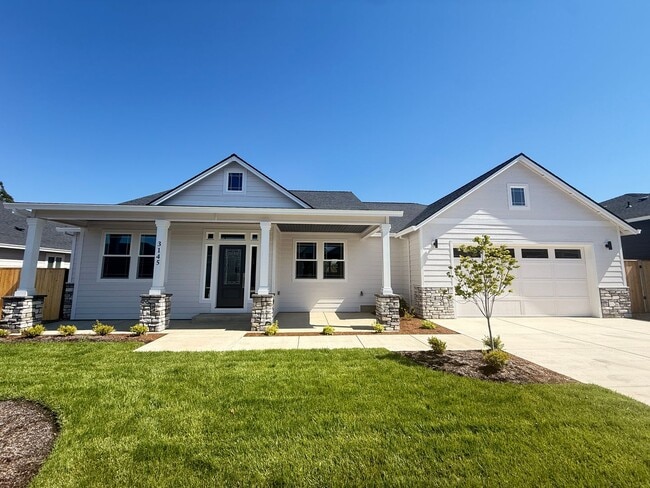 Building Photo - Beautiful New 3 Bed, 2 Bath Home in Northeast Medford