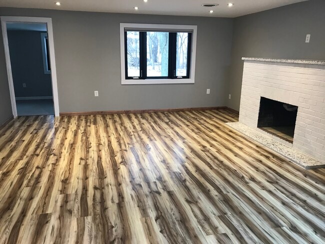 Living room - 721 S Kolbiaz Dr