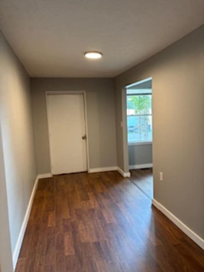 Photo - 3 BR Triplex in Martinsville