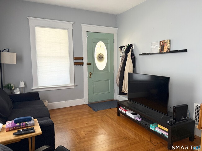 Photo - 73 Hawthorne Ave