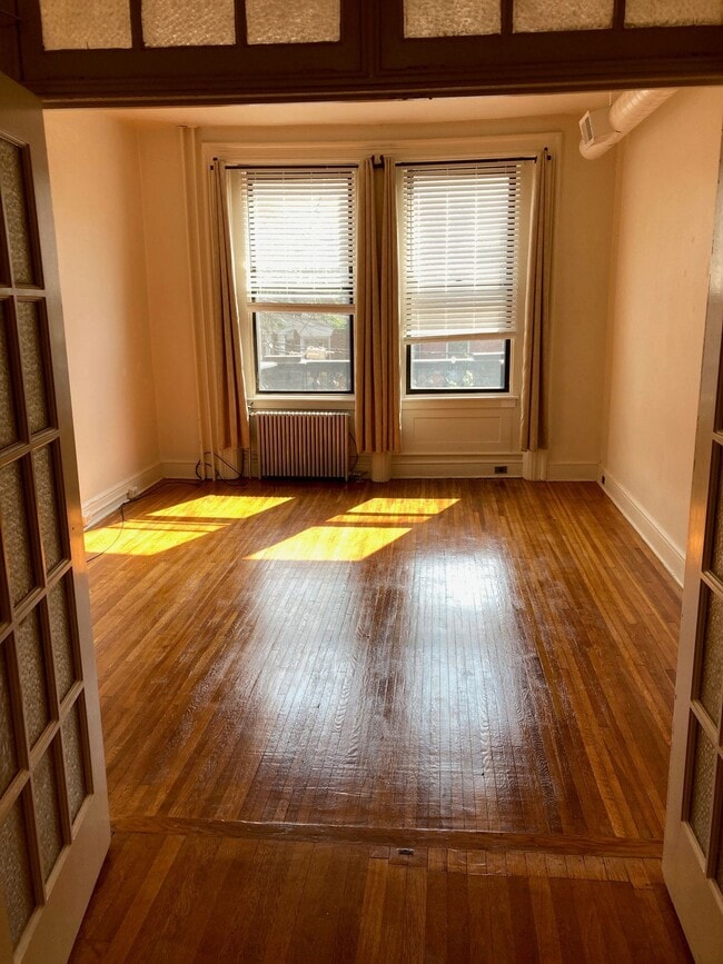Building Photo - 228 N Duke St Unit 2