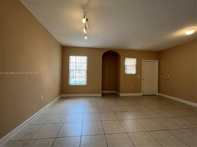 Photo - 1612 Belmont Ln